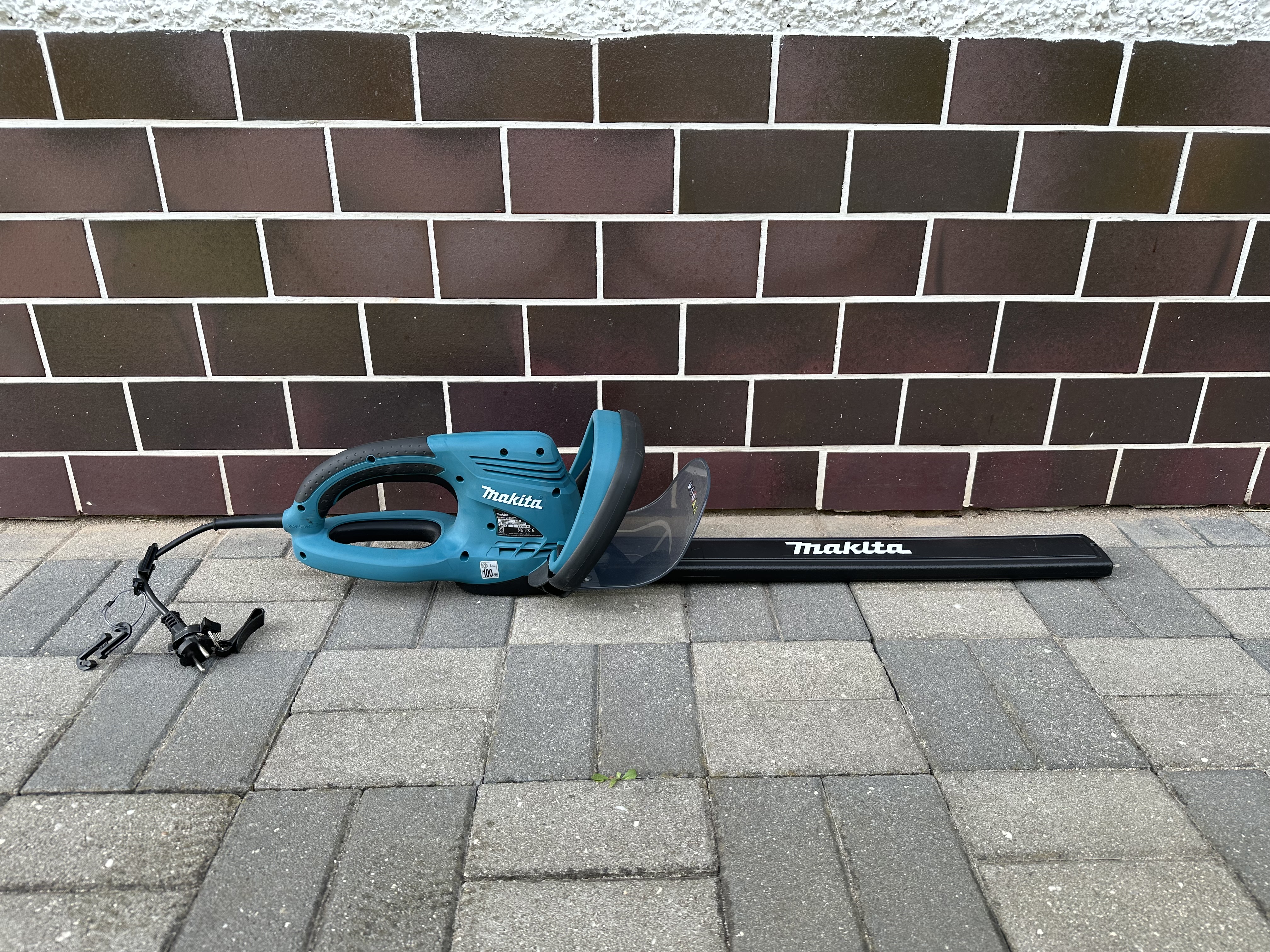 Makita Heckenschwert UH5570 – Mietgerät